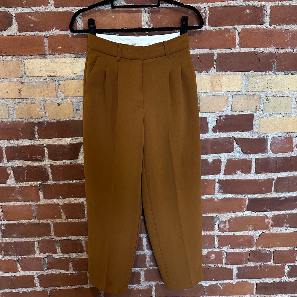 Aritzia Effortless Pant- the Wilfred Carrot Pant in Rich Chestnut,burnt orange